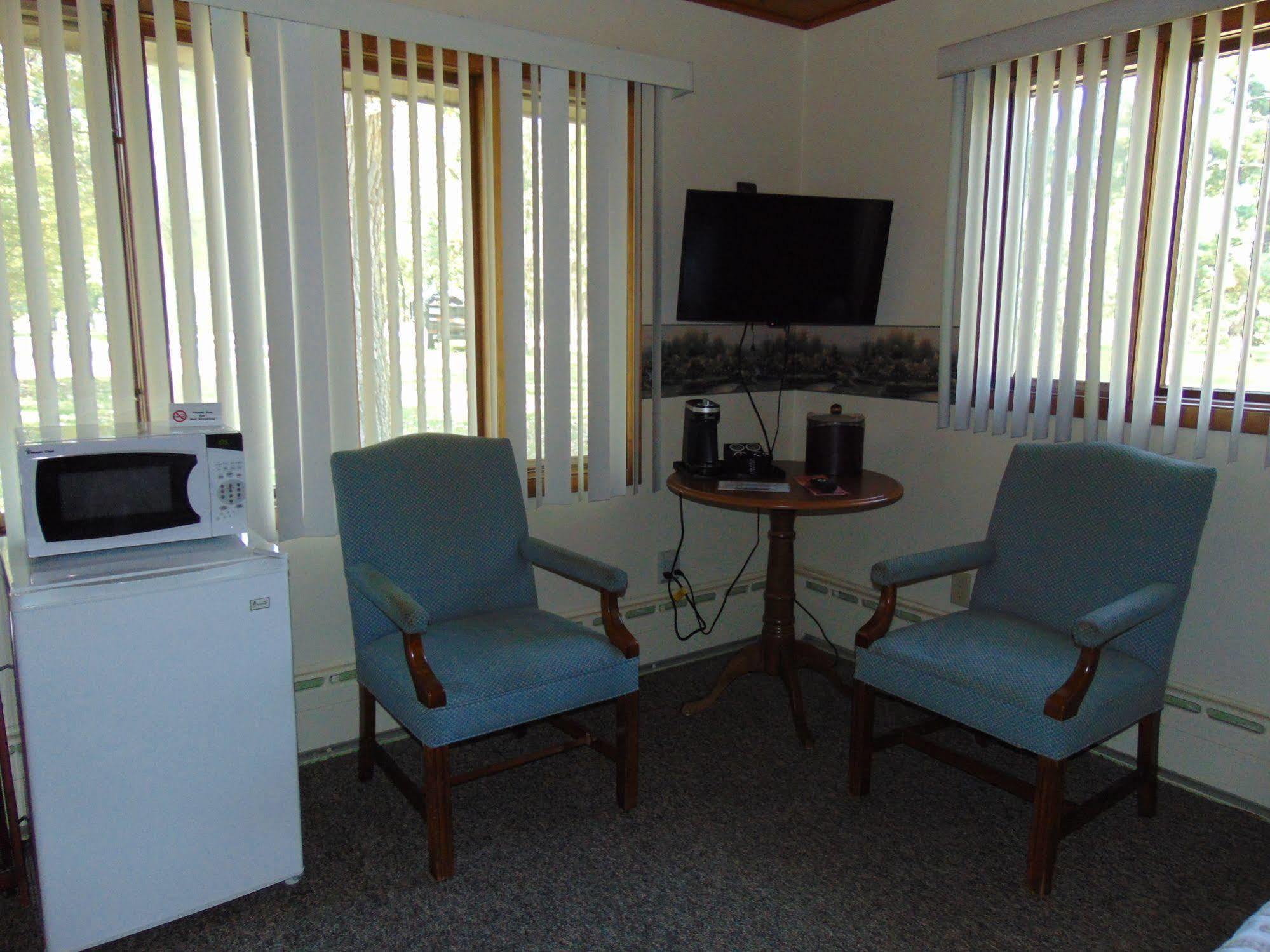 The Lodge Resort Hotel Forest City Exterior foto