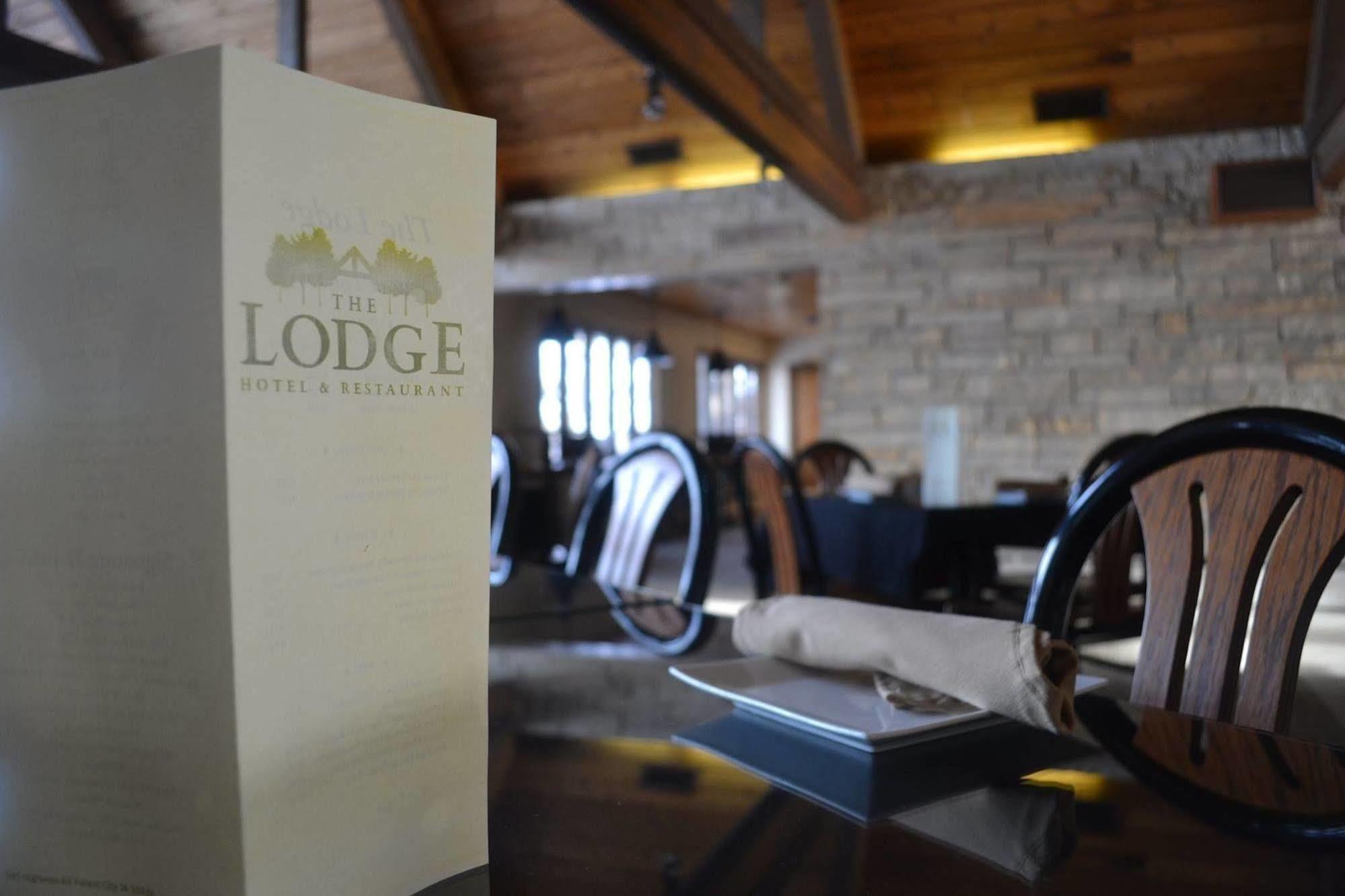 The Lodge Resort Hotel Forest City Exterior foto